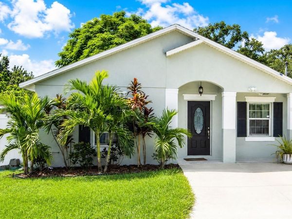 811 HOFFMAN BOULEVARD , TAMPA, FL 33612