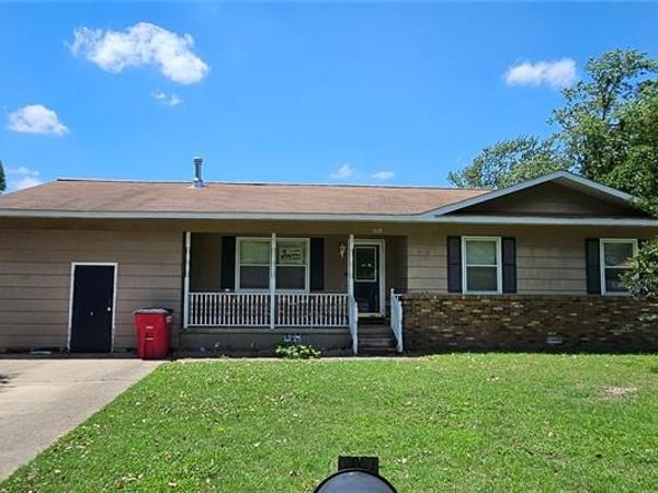 319 Crowe Street , Sikeston, MO 63801