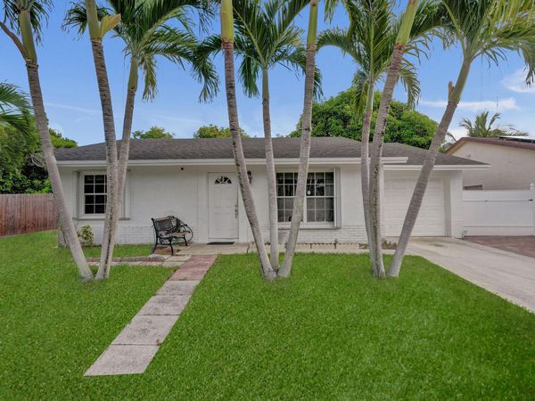 6134 E Wauconda Way E, Lake Worth, FL 33463