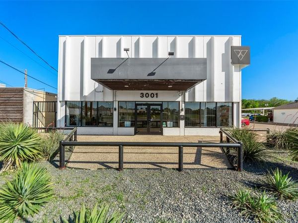 3001 Cooper , Arlington, TX 76015