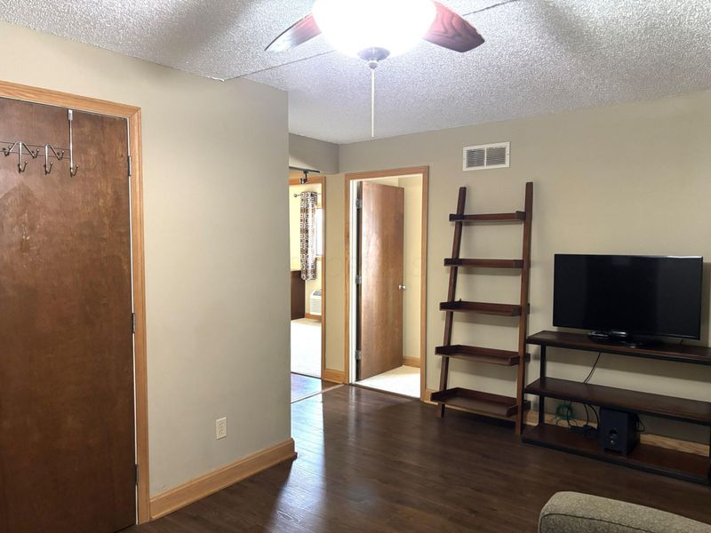 364 W Lane Avenue, Unit 323, Columbus, OH 43201 Photo 3