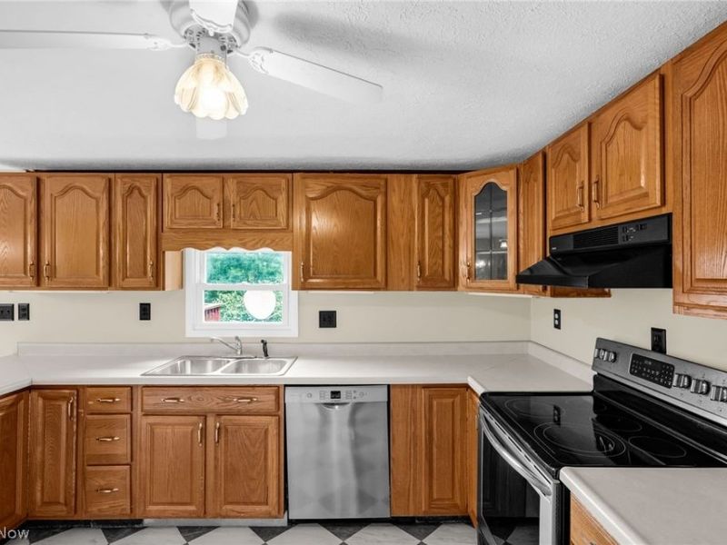 8608 Goddard Craft Lane, Cambridge, OH 43725 Photo 13
