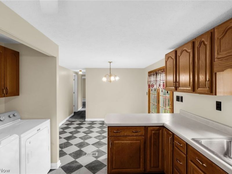 8608 Goddard Craft Lane, Cambridge, OH 43725 Photo 18