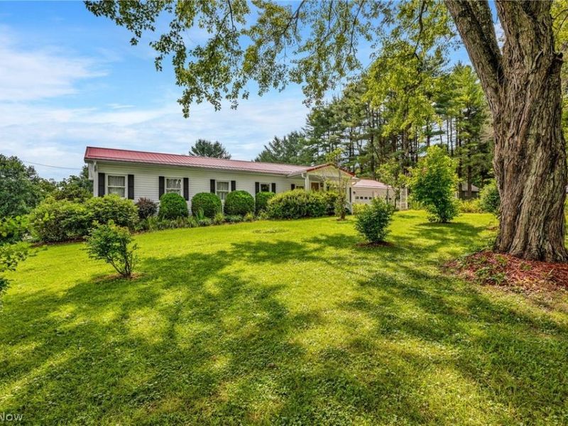 8608 Goddard Craft Lane, Cambridge, OH 43725 Photo 2