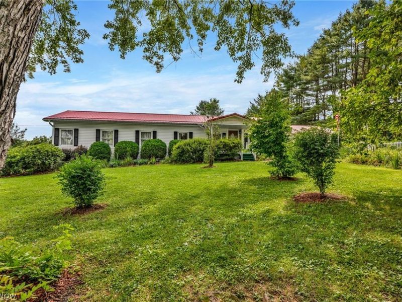 8608 Goddard Craft Lane, Cambridge, OH 43725 Photo 3