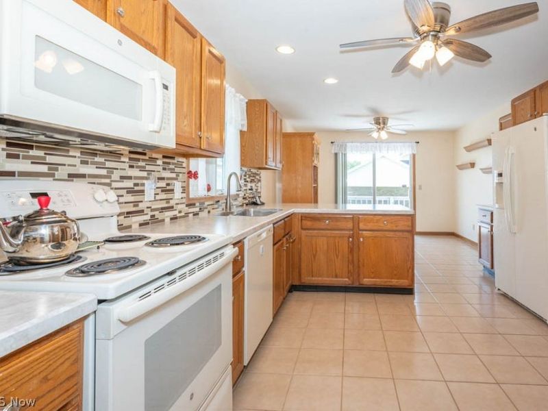 831 Auburn Hills Dr., Unit A, Boardman, OH 44512 Photo 13
