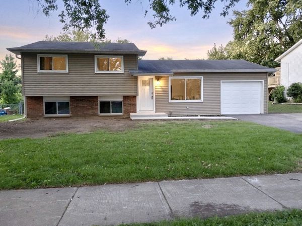 317 Hadleigh Road , Bolingbrook, IL 60440