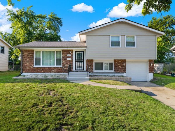 3308 Birchwood Drive , Hazel Crest, IL 60429