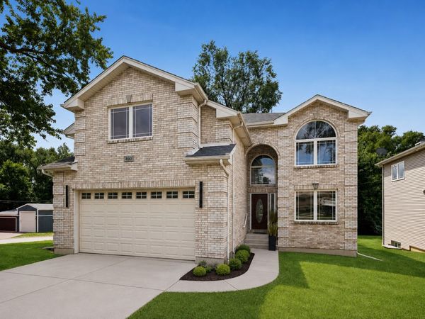 490 E RED OAK Street , Bensenville, IL 60106