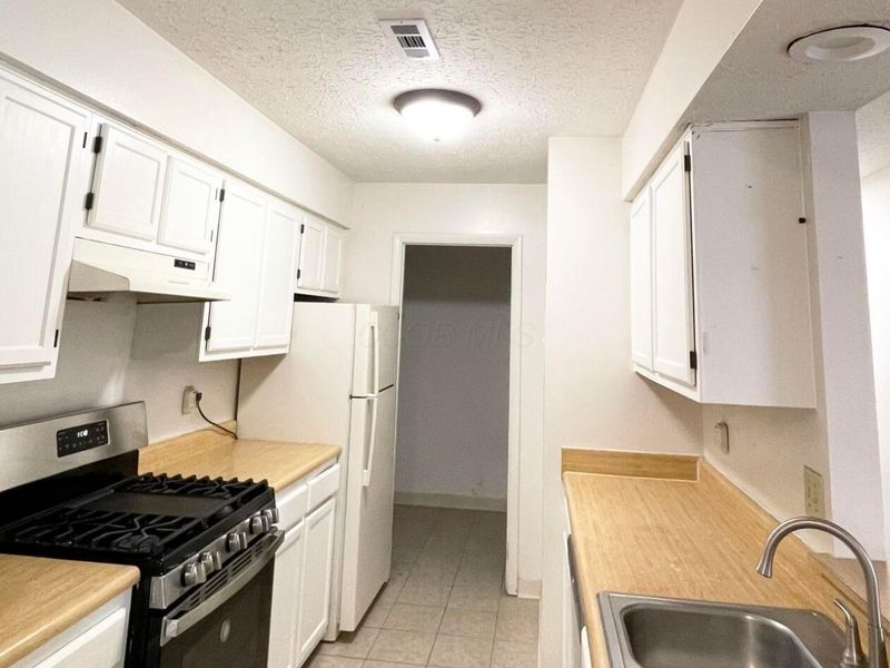 2172 Hedgerow Road, Unit 2172C, Columbus, OH 43220 Photo 10