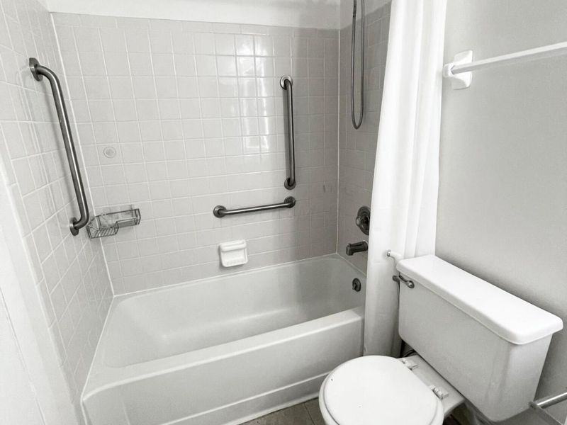 2172 Hedgerow Road, Unit 2172C, Columbus, OH 43220 Photo 16