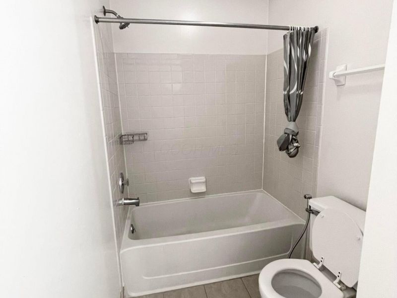2172 Hedgerow Road, Unit 2172C, Columbus, OH 43220 Photo 24