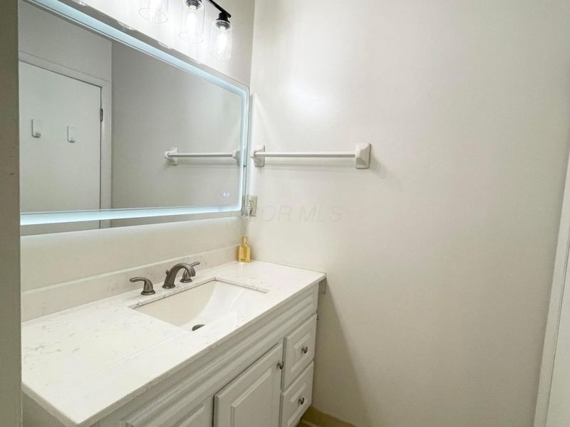 2172 Hedgerow Road, Unit 2172C, Columbus, OH 43220 Photo 25