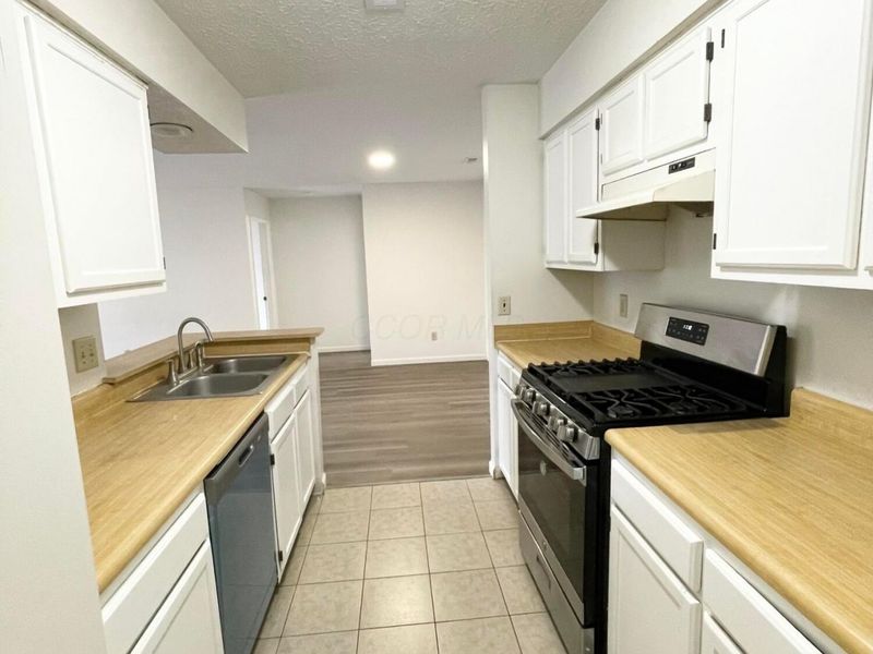 2172 Hedgerow Road, Unit 2172C, Columbus, OH 43220 Photo 8