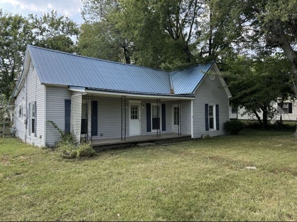 1200 N Church St , Portland, TN 37148