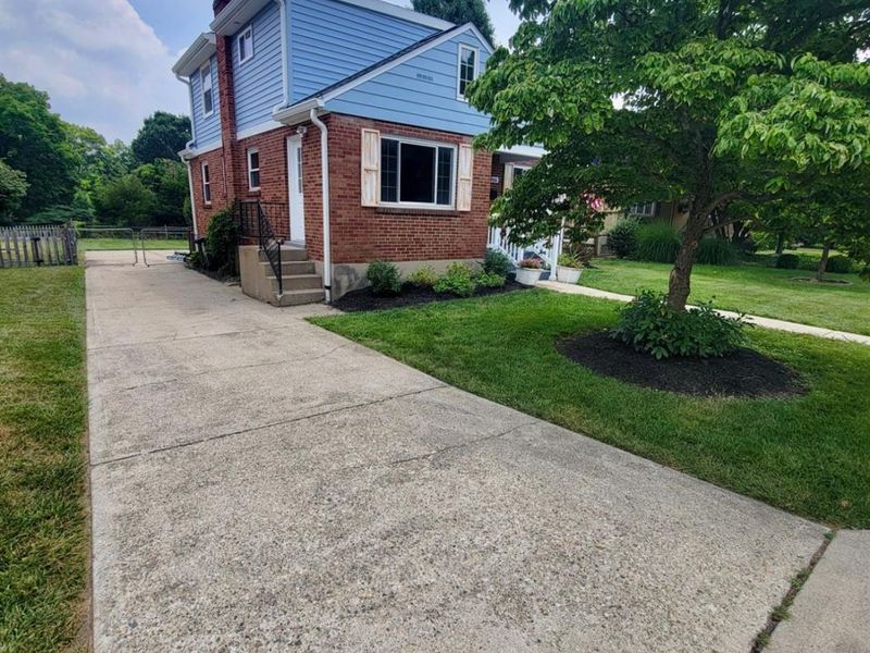 966 Summit Avenue, Glendale, OH 45246 Photo 2