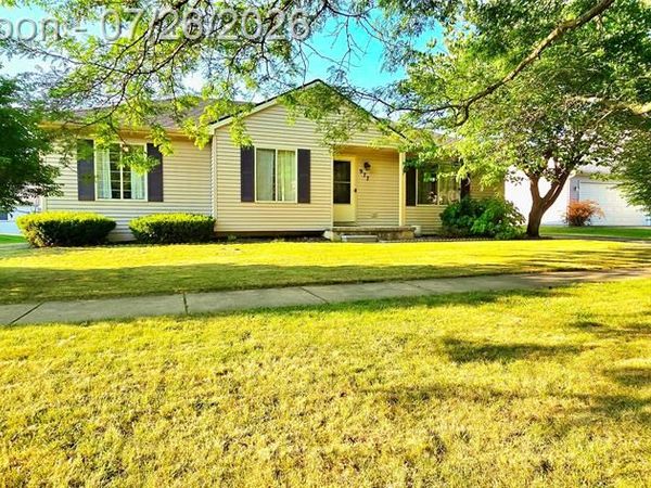 977 Town Trail , Pinckney Vlg, MI 48169