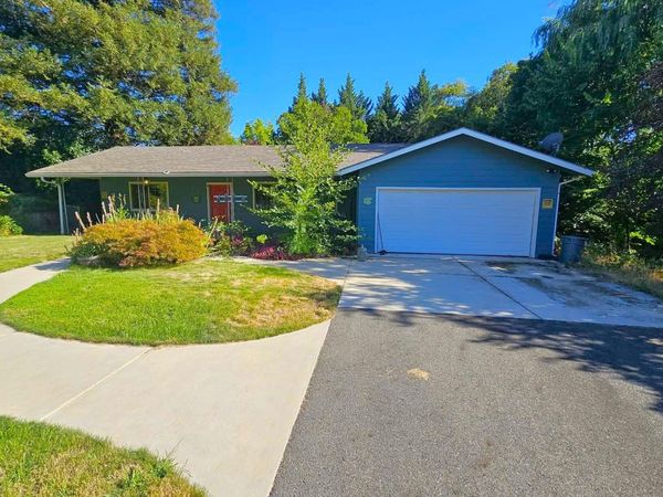 533 NW Midland Avenue, Grants Pass, OR 97526