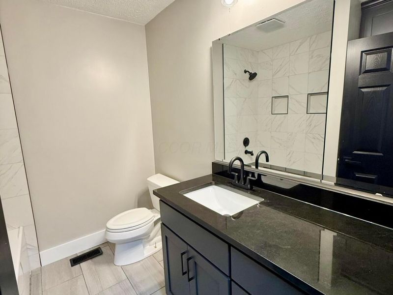 12761 Old Mansfield Road, Mount Vernon, OH 43050 Photo 19