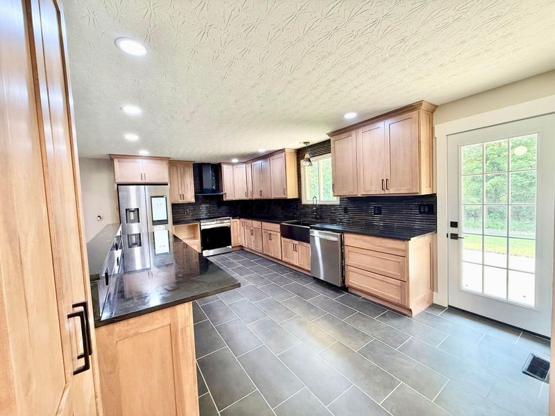 12761 Old Mansfield Road, Mount Vernon, OH 43050 Photo 9