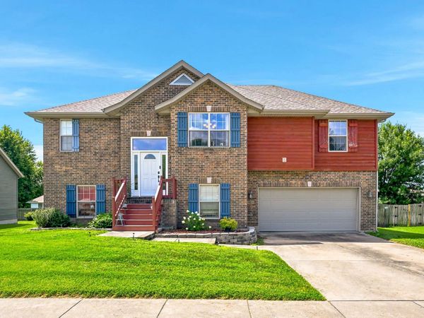 1102 E Cobblestone Drive , Ozark, MO 65721