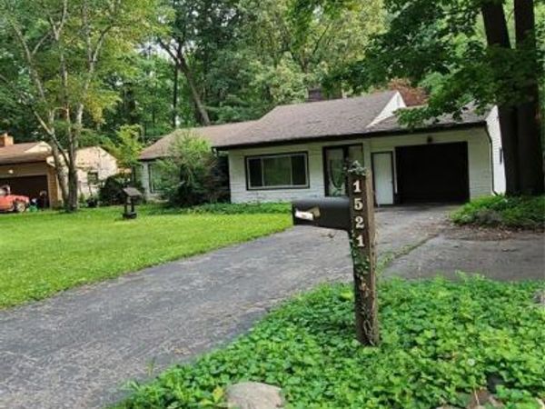 1521 Woodslea Drive, Flint, MI 48507
