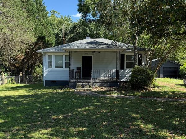 3413 1st Avenue Circle NW, Hickory, NC 28601