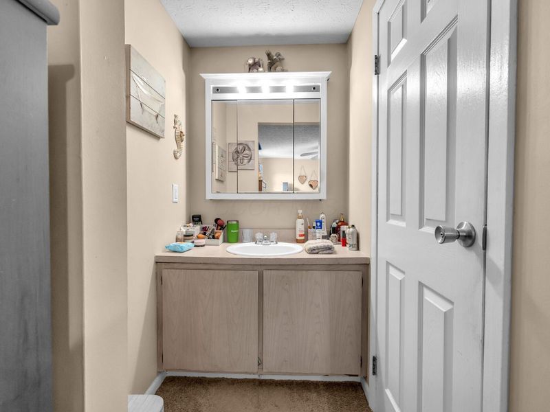 1622 Park Row Drive, Unit B, Columbus, OH 43235 Photo 13