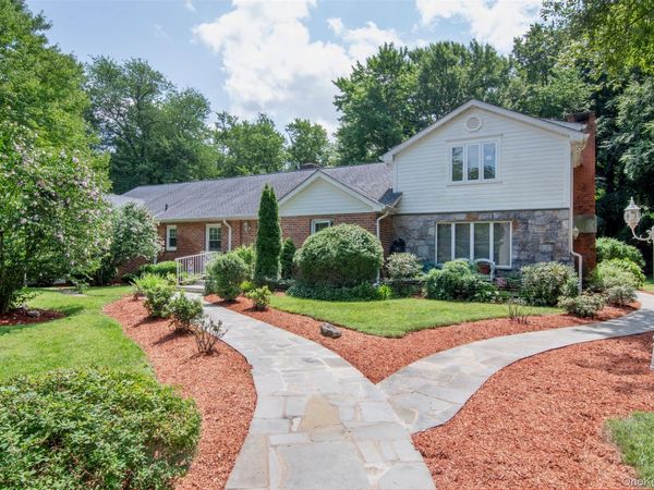 23 Barnaby Lane , Hartsdale, NY 10530