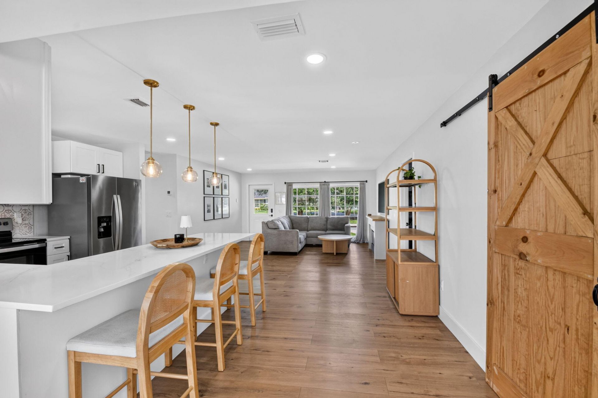 432 W Shadyside Circle, West Palm Beach, FL 33415 Photo