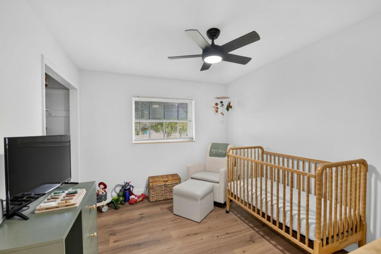 432 W Shadyside Circle, West Palm Beach, FL 33415 Photo