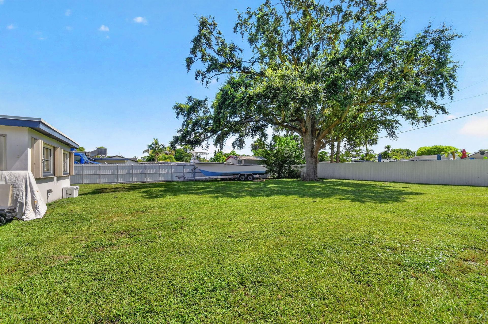 432 W Shadyside Circle, West Palm Beach, FL 33415 Photo