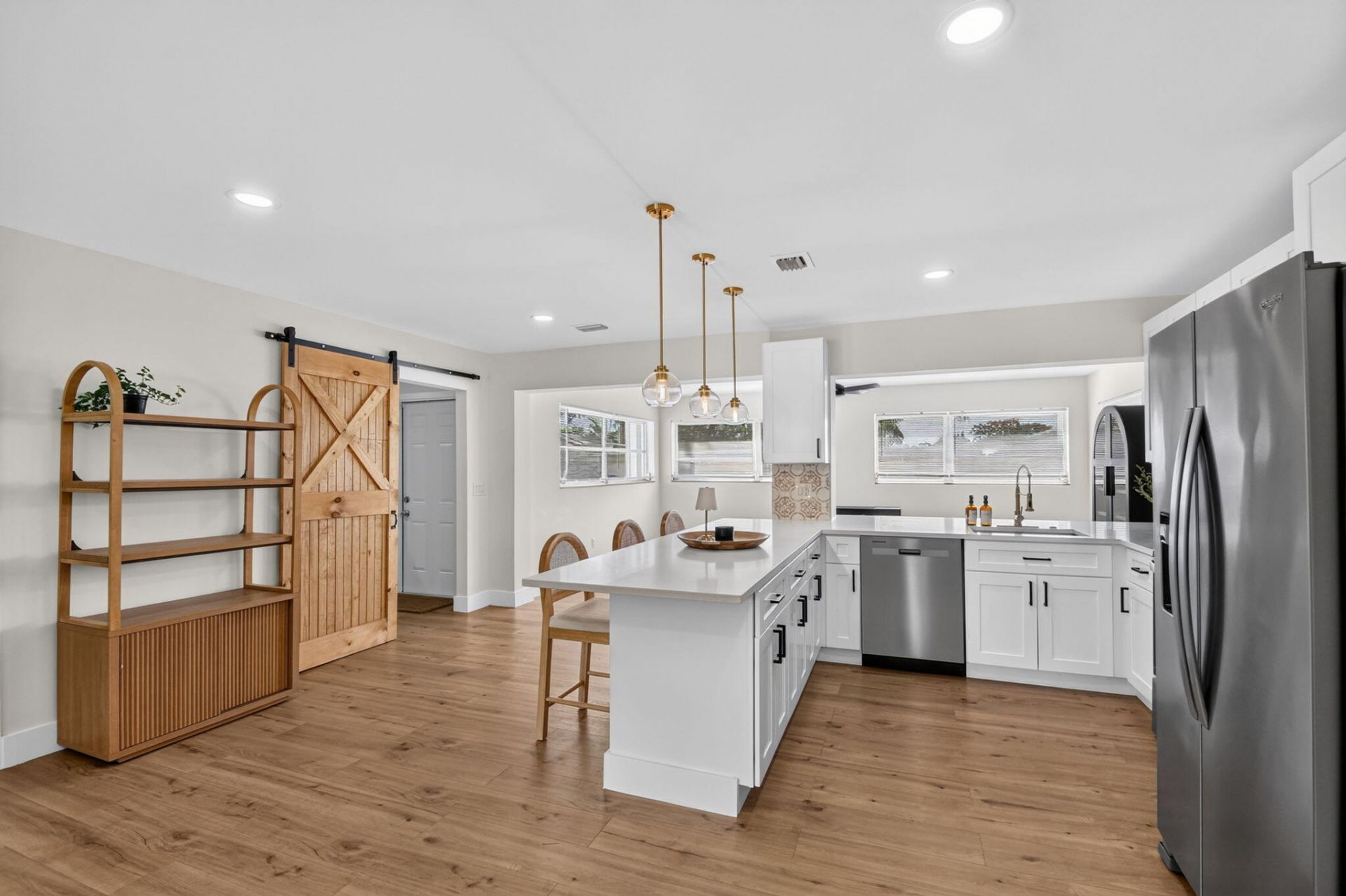 432 W Shadyside Circle, West Palm Beach, FL 33415 Photo