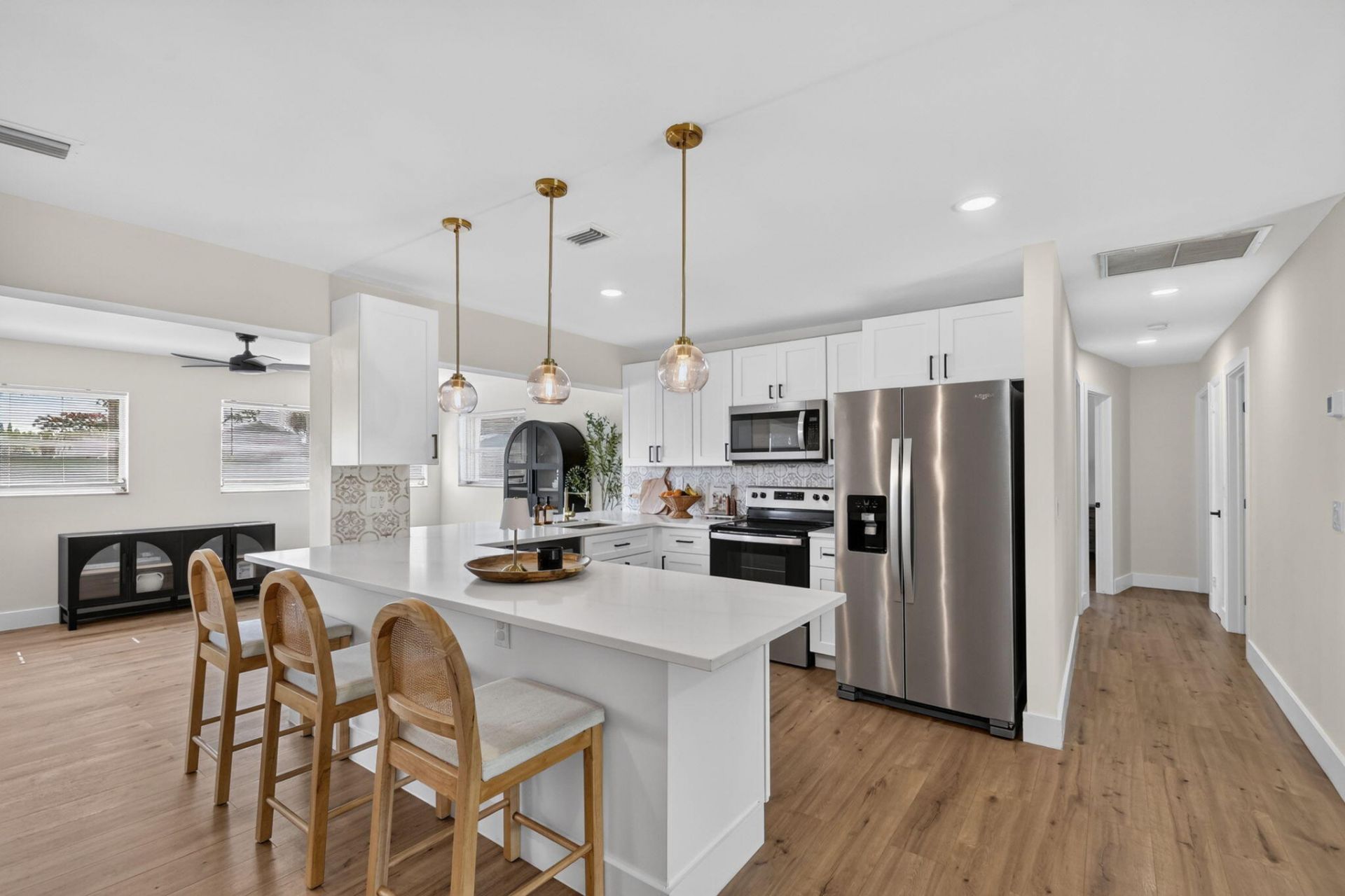 432 W Shadyside Circle, West Palm Beach, FL 33415 Photo