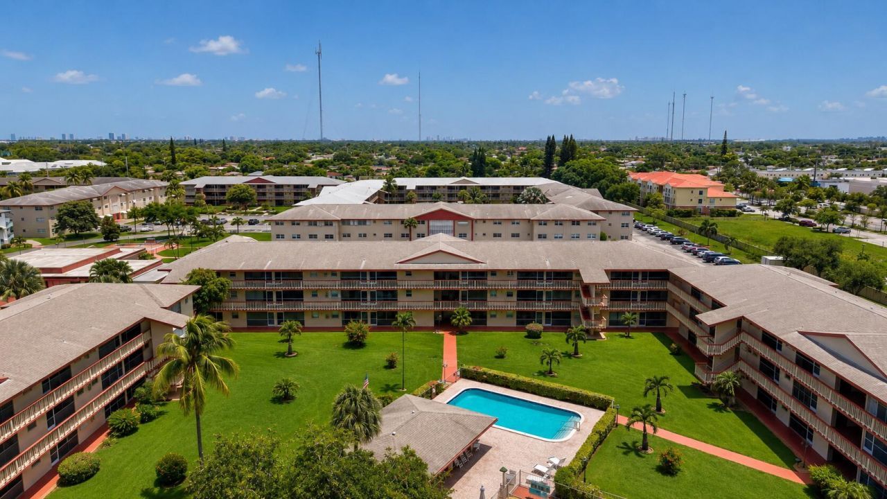 5300 Washington Street, Unit 301E, Hollywood, FL 33021 Photo