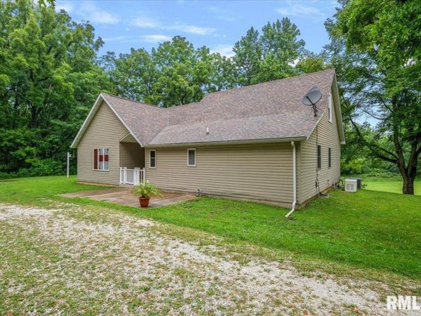 7507 CLAYTON Road, Virginia, IL 62691