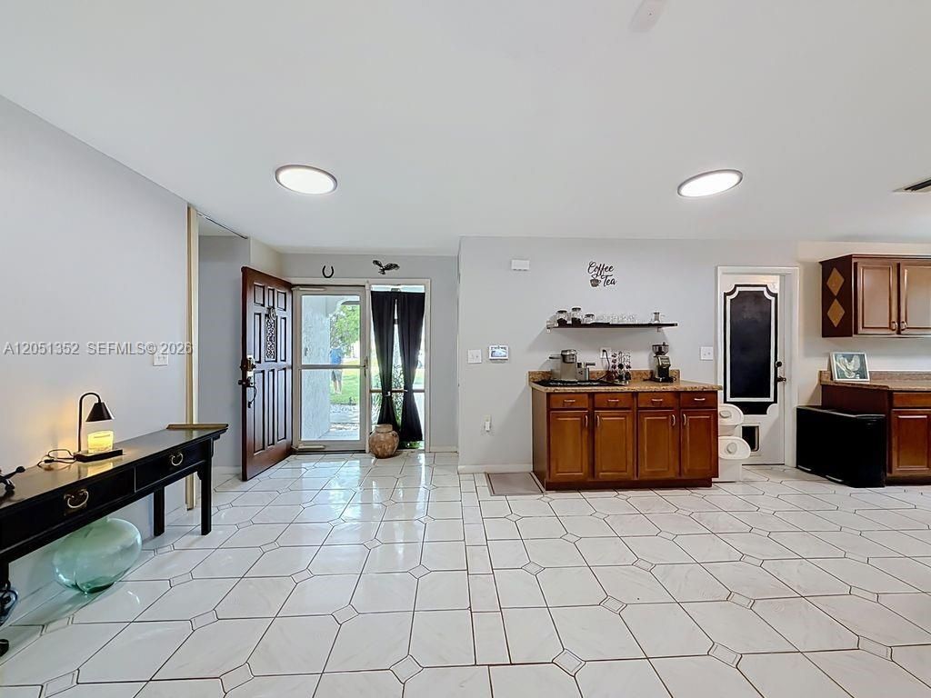 4201 NW 73rd Ave, Lauderhill, FL 33319 Photo