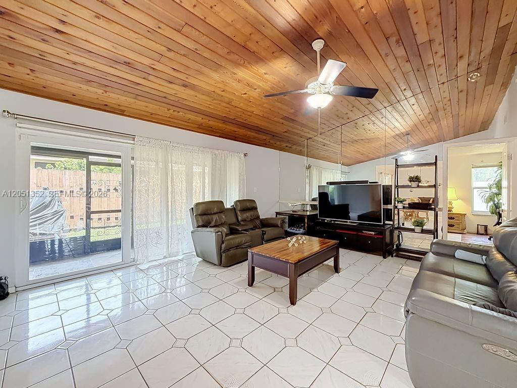 4201 NW 73rd Ave, Lauderhill, FL 33319 Photo