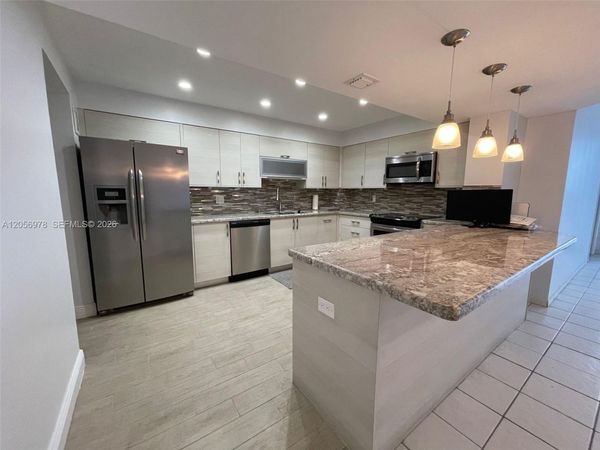 5825 Collins Ave , Unit 7B, Miami Beach, FL 33140