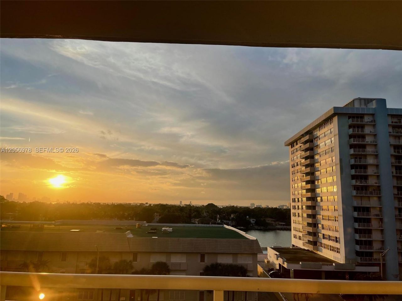 5825 Collins Ave , Unit 7B, Miami Beach, FL 33140 Photo
