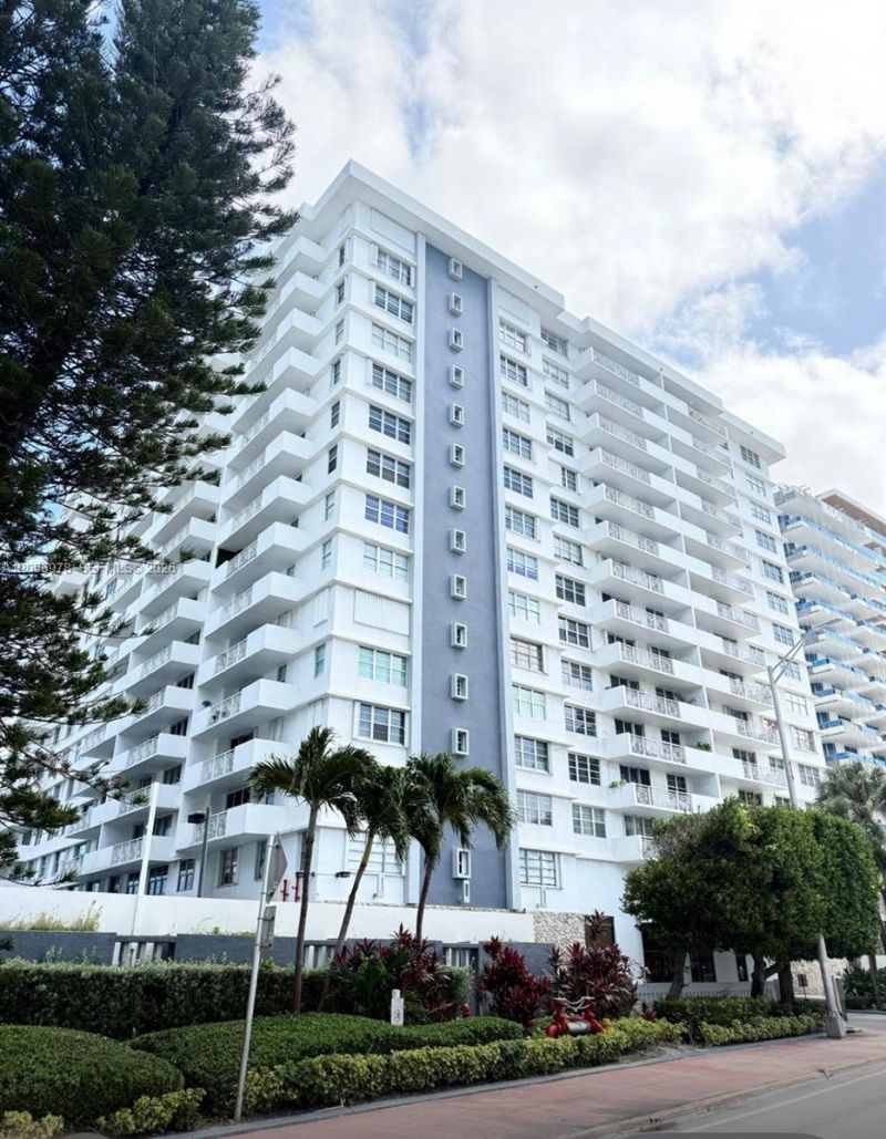 5825 Collins Ave , Unit 7B, Miami Beach, FL 33140 Photo