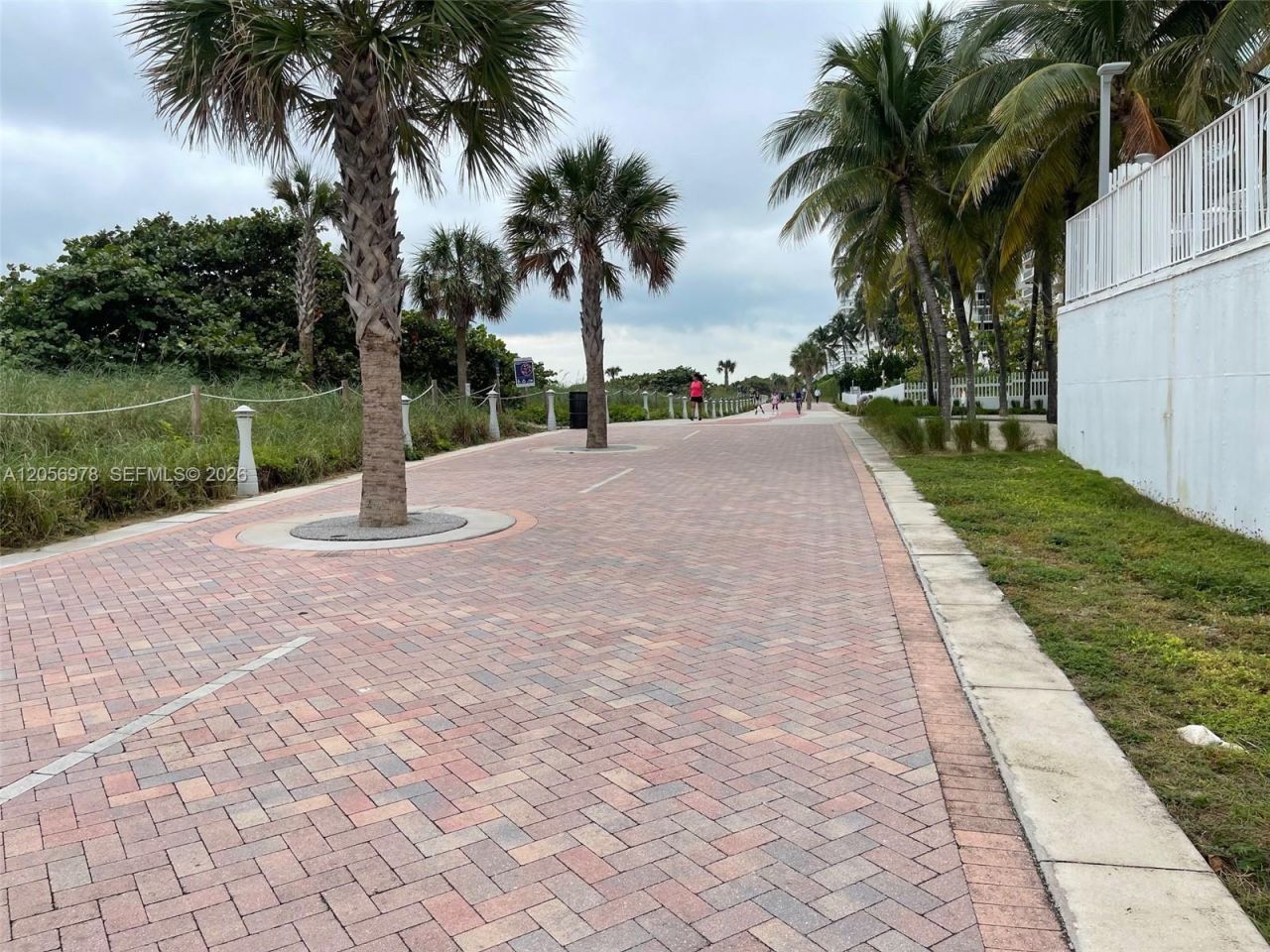 5825 Collins Ave , Unit 7B, Miami Beach, FL 33140 Photo