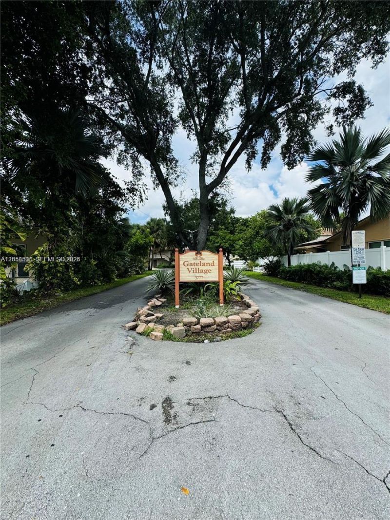 3777 NW 78th Ave, Unit 8E, Davie, FL 33024 Photo