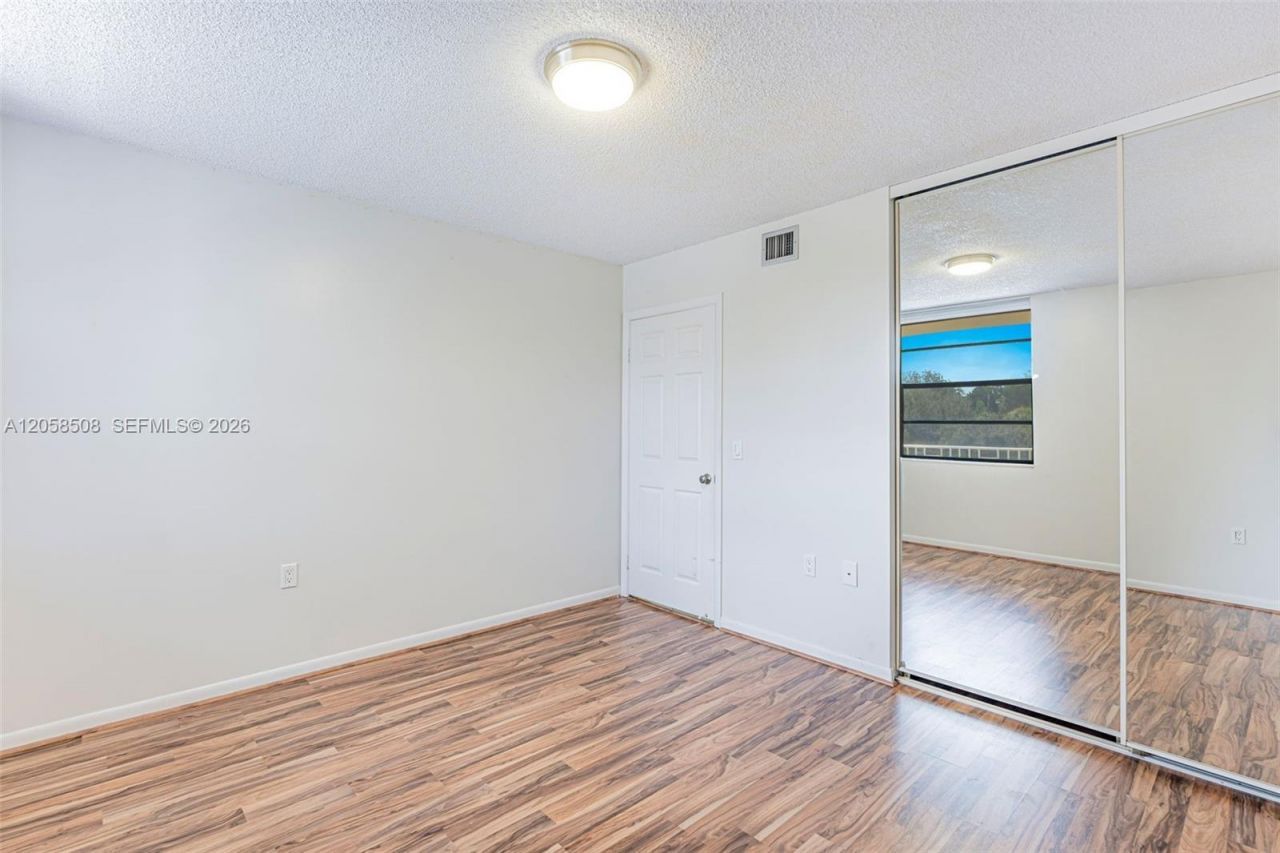 1719 Whitehall Dr , Unit 304, Davie, FL 33324 Photo