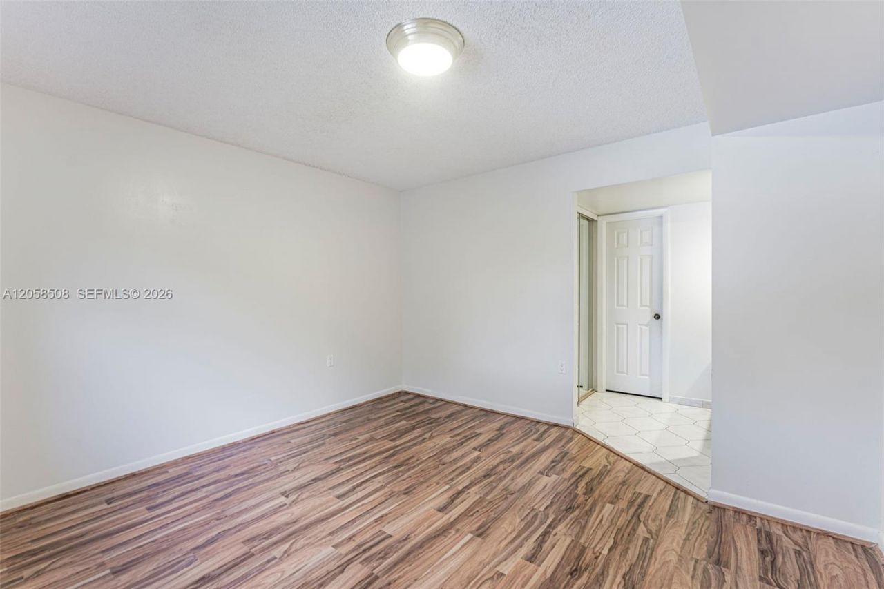 1719 Whitehall Dr , Unit 304, Davie, FL 33324 Photo