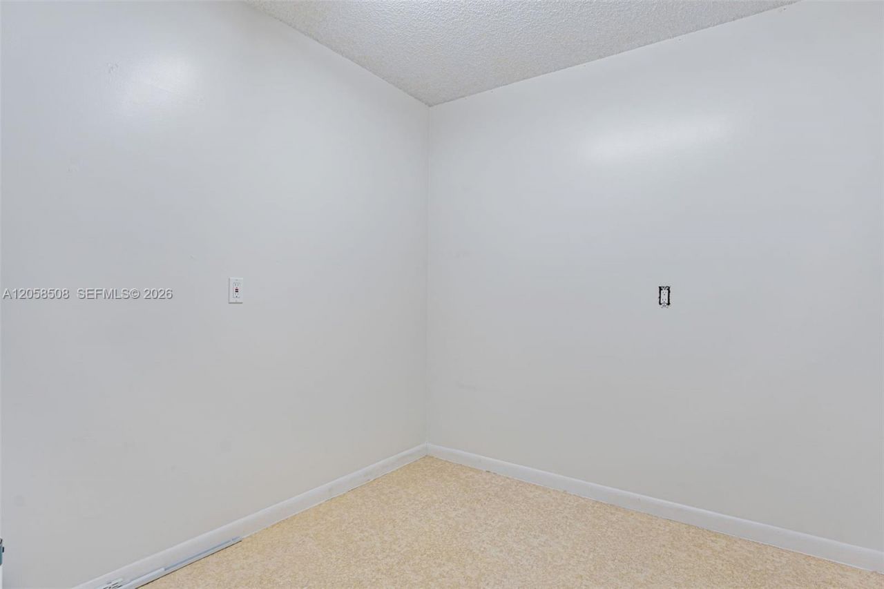 1719 Whitehall Dr , Unit 304, Davie, FL 33324 Photo