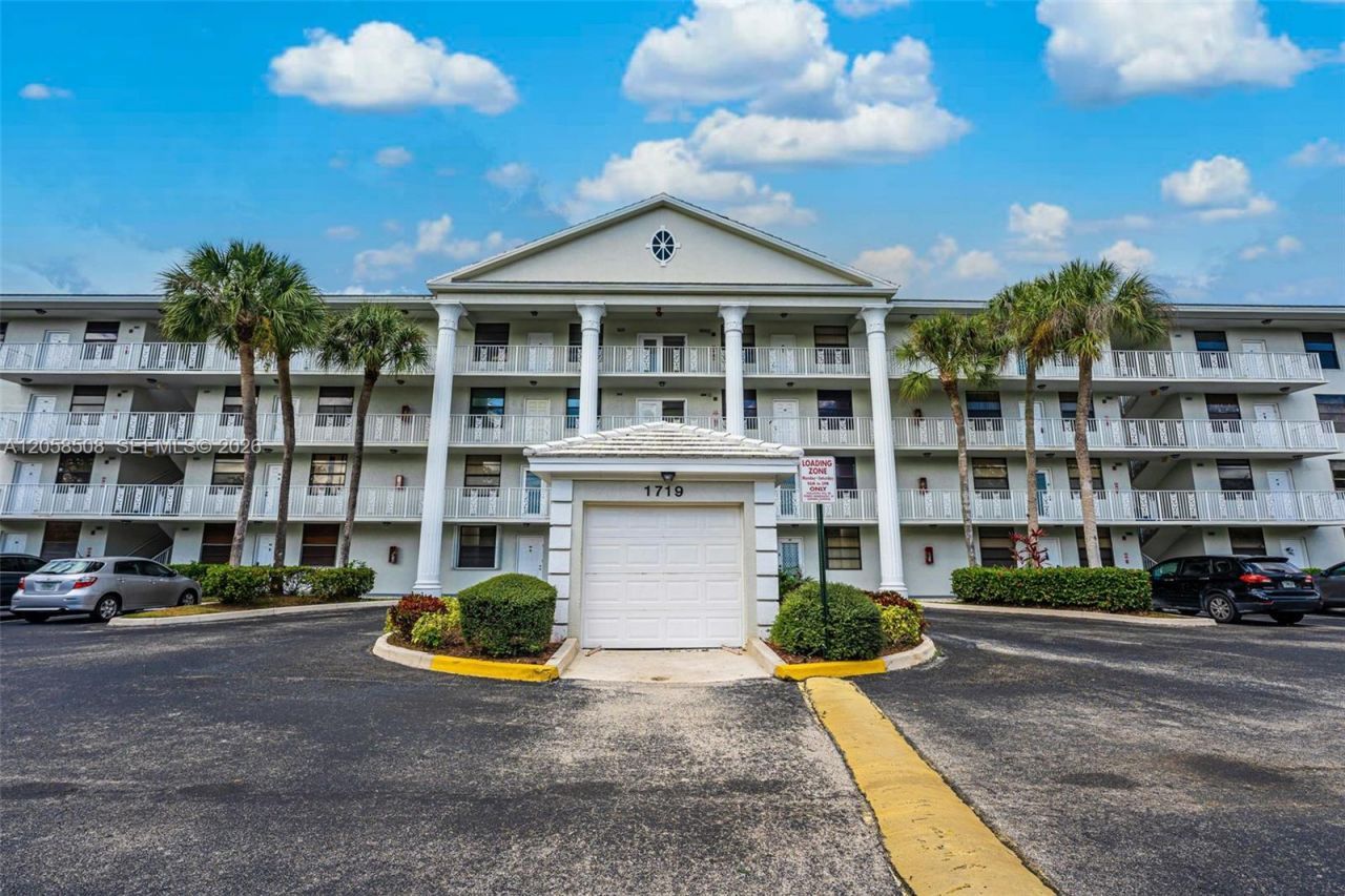 1719 Whitehall Dr , Unit 304, Davie, FL 33324 Photo