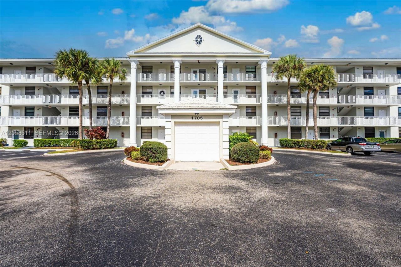 1705 Whitehall Dr , Unit 401, Davie, FL 33324 Photo