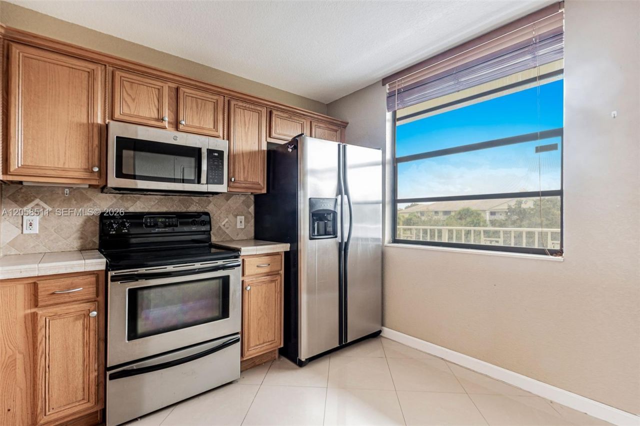 1705 Whitehall Dr , Unit 401, Davie, FL 33324 Photo