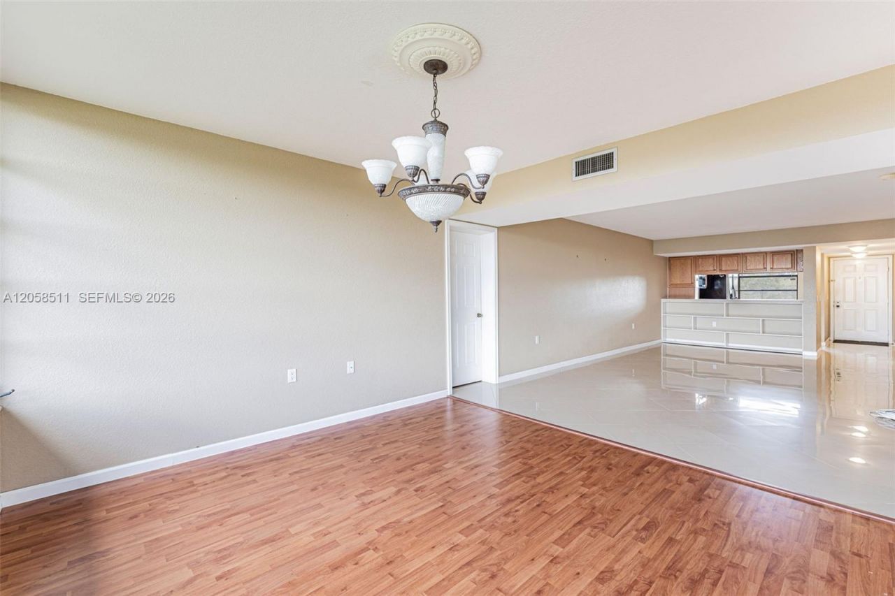 1705 Whitehall Dr , Unit 401, Davie, FL 33324 Photo